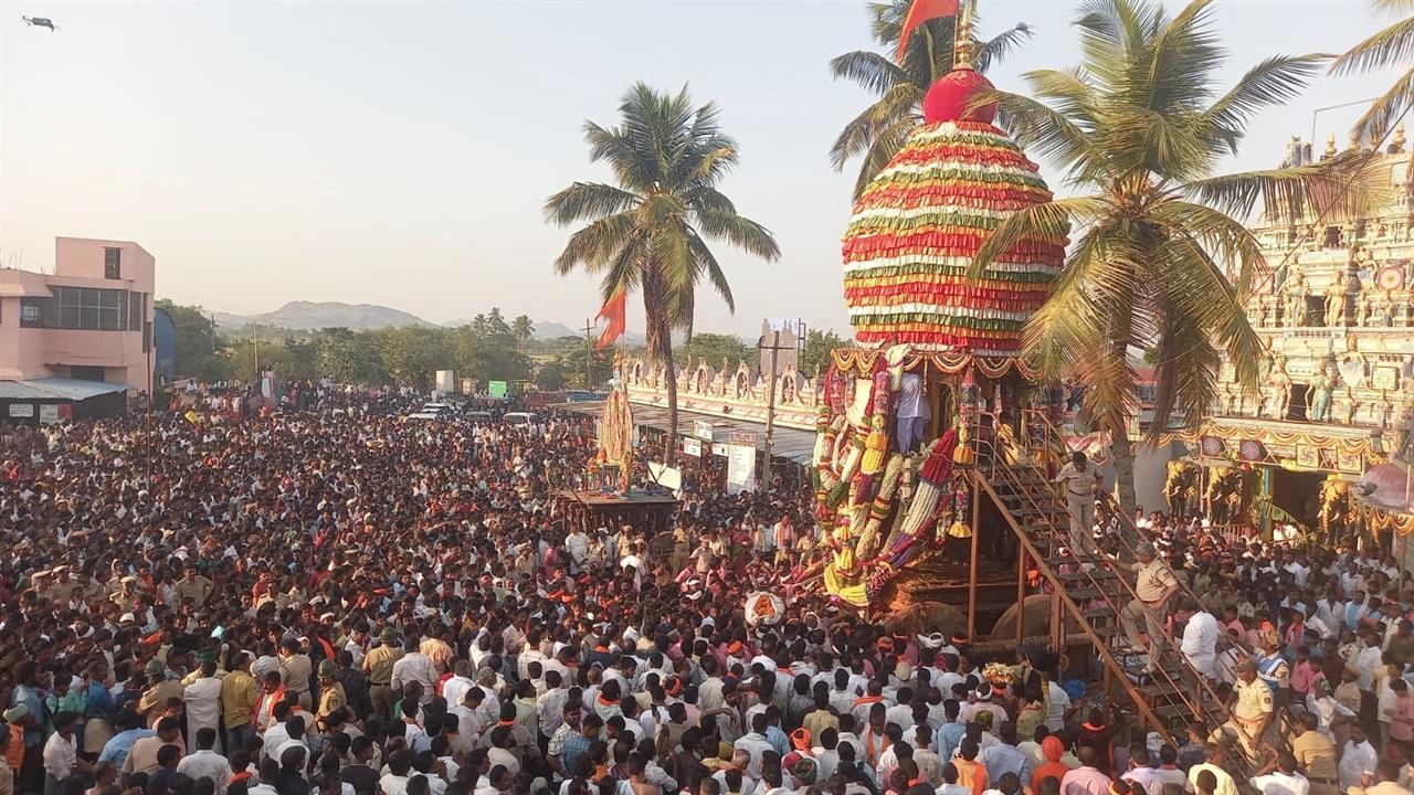 ಭಕ್ತಿ ಸಂಭ್ರಮದಲ್ಲಿ ಜರುಗಿದ ಶ್ರೀ ಹುಲಿಗೆಮ್ಮ ದೇವಿ ರಥೋತ್ಸವ