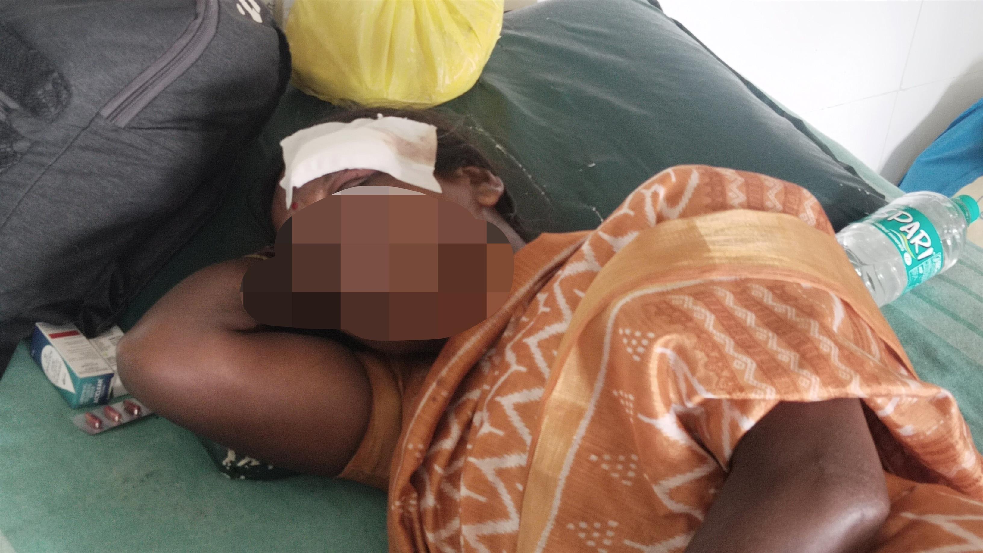 ಟಿಕೆಟ್ ಮಷಿನ್‌ನಿಂದ ಮಹಿಳೆ ಮೇಲೆ ಕಂಡಕ್ಟರ್ ಹಲ್ಲೆ