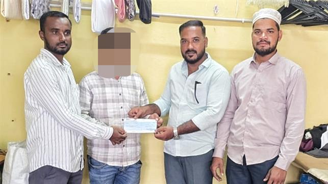 ಬೀದಿ ನಾಯಿಗಳ ದಾಳಿ : ಸಂತ್ರಸ್ತನಿಗೆ ಪರಿಹಾರ ಚೆಕ್ ವಿತರಣೆ