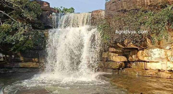 ಕೊಪ್ಪಳ : ಕಪಿಲತೀರ್ಥ ಜಲಪಾತದಲ್ಲಿ ಧುಮ್ಮಿಕ್ಕುವ ಜಲಧಾರೆ