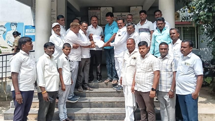 ರಮೇಶ ಕತ್ತಿ ವಿರುದ್ದ ಕೊಪ್ಪಳ ನಗರ ಠಾಣೆಗೆ ದೂರು