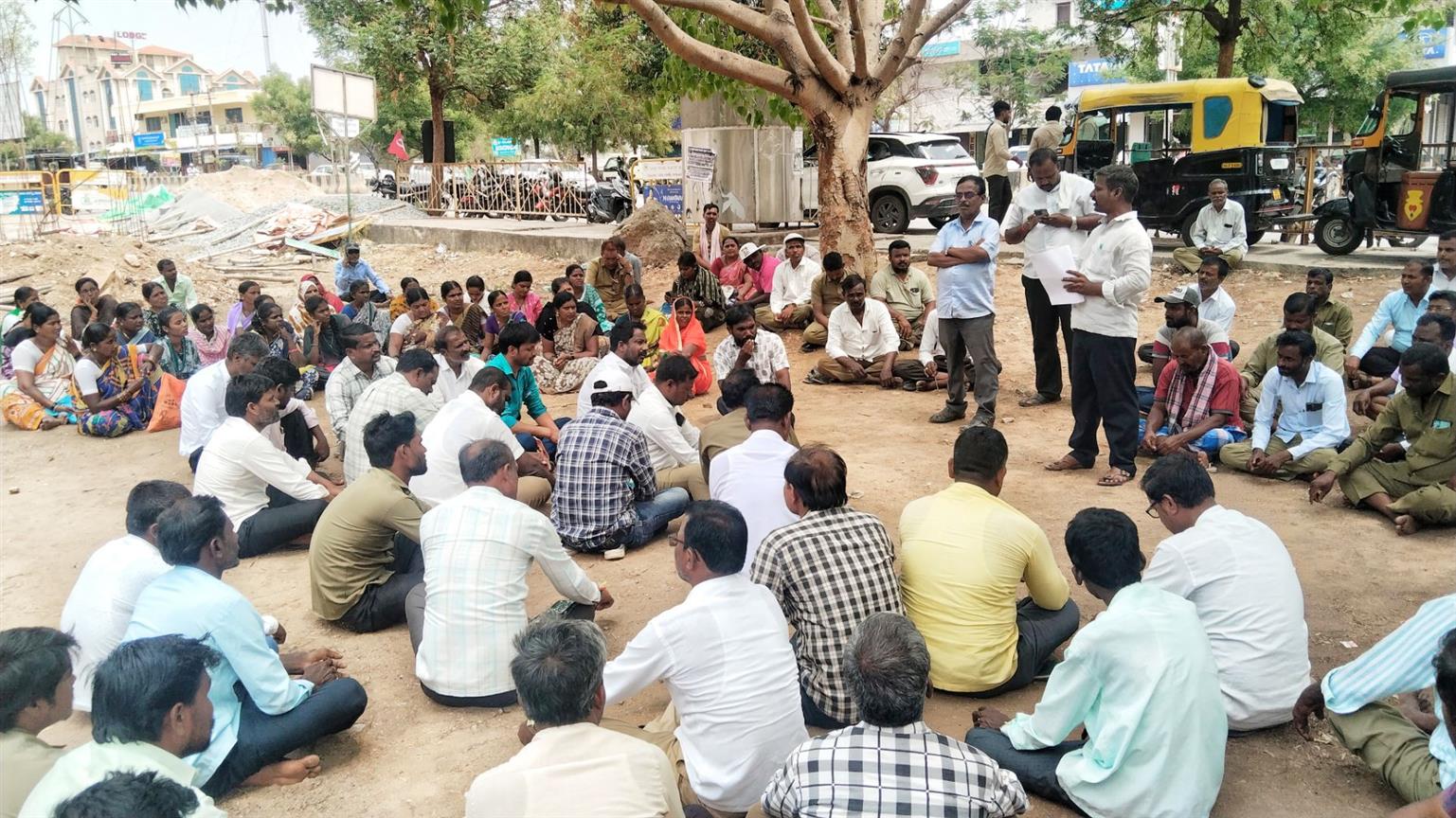 ಕೊಪ್ಪಳ : ಗ್ರಾ ಪಂ ನೌಕರರಿಂದ ಜಿಲ್ಲಾ ಪಂಚಾಯತ ಚಲೋ