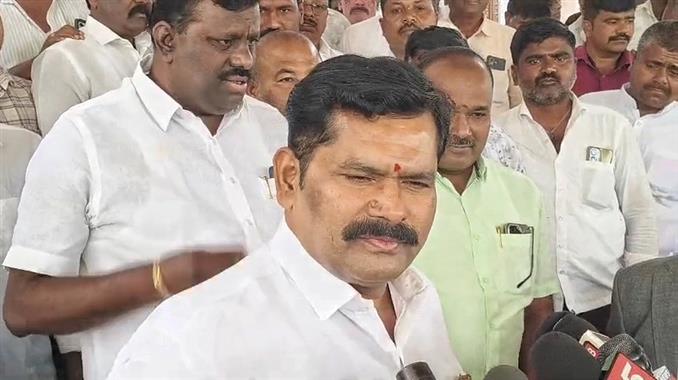 ಸಚಿವರಿಗೆ ರಂಗಮಂದಿರ - ಸಹಾಯಧನ ಮಾಹಿತಿ ಇಲ್ಲ