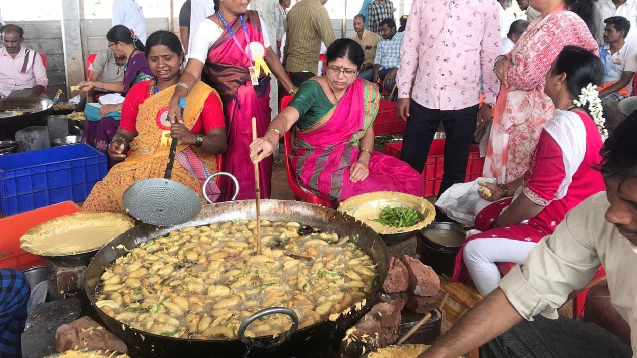 ಕೊಪ್ಪಳ ಜಾತ್ರೆ ಮಹಾದಾಸೋಹಕ್ಕೆ 6 ಲಕ್ಷ ಮಿರ್ಚಿ