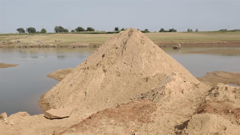 ತುಂಗಭದ್ರಾ ತೀರದಲ್ಲಿ ಅಕ್ರಮ ಮರಳು ದಂಧೆ : ಜನರ ಆಕ್ರೋಶ