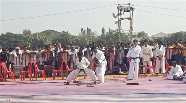 ಕೊಪ್ಪಳ ಜಾತ್ರೆಯಲ್ಲಿ ಮಿಂಚಿದ ಸಾಯಿ ಬುಡೋಕಾನ್ ಕರಾಟೆ ಪಟುಗಳು