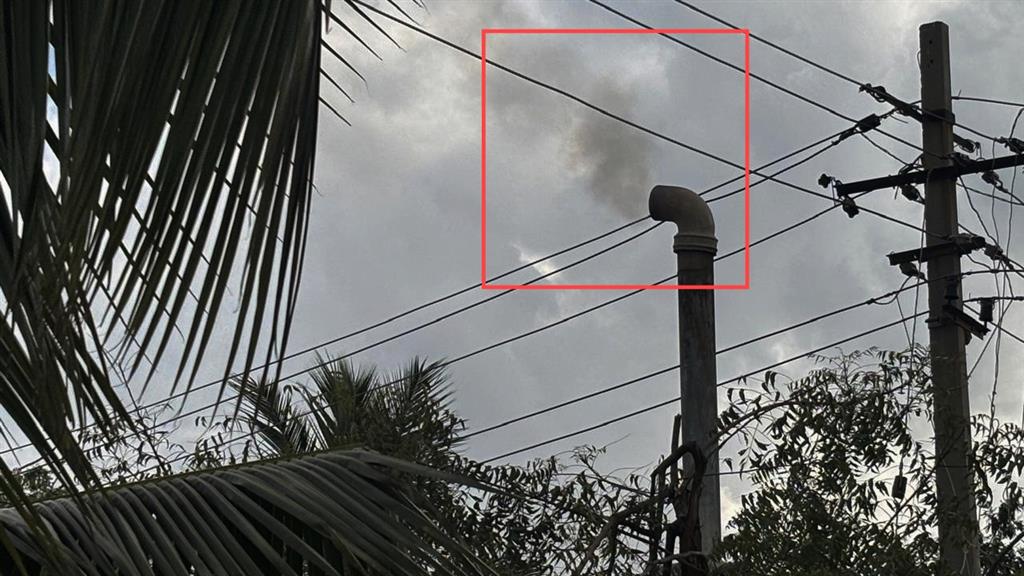 ಬಡವರ ಕಾಲೋನಿಯಲ್ಲಿ ಹೊಗೆ ತೊಂದರೆ : ಜನರಿಗೆ ಸಂಕಷ್ಟ