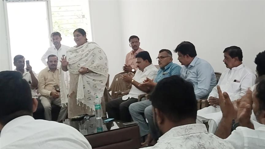 ಕೊಪ್ಪಳ : ಸಚಿವ ಸ್ಥಾನಕ್ಕೆ ಹೋರಾಟ ಸಭೆಯಲ್ಲಿ ಭಿನ್ನಮತ