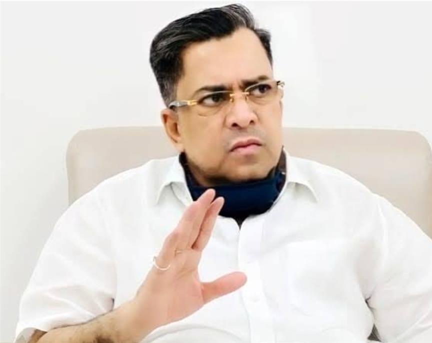 ಸಂತ್ರಸ್ಥರಿಗಿಂತಾ ಅಧಿಕಾರಿಗಳೇ ಹೆಚ್ಚಾದ್ರಾ..!?  ಅಧಿಕಾರಿಗಳ ರಕ್ಷಣೆಗೆ ನಿಂತ್ರಾ ಅನ್ಸಾರಿ..?  ಗಲ್ಲಿ ಗಲ್ಲಿ ಸುತ್ತಿದ ರೆಡ್ಡಿ ಎಲ್ಲಿ ?