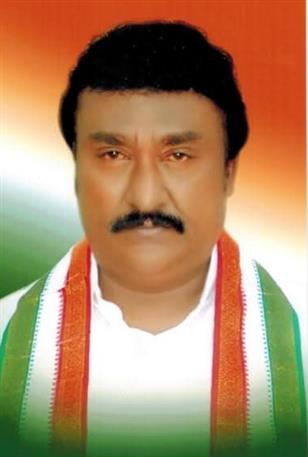 ‘ಕೈ’ ನಾಯಕನಿಗೆ ‘ಕೈ’ ಕೊಟ್ಟ ಕೆಪಿಸಿಸಿ: ಗಂಗಾವತಿಯಲ್ಲಿ ಸದ್ದಿಲ್ಲದೆ ಉರುಳಿದ ಪ್ರಭಾವಿ ವಿಕೆಟ್; ಇದು ಶಿಸ್ತಿನ ಕ್ರಮವೋ ಅಥವಾ ಒಳರಾಜಕೀಯದ ಆಟವೋ?