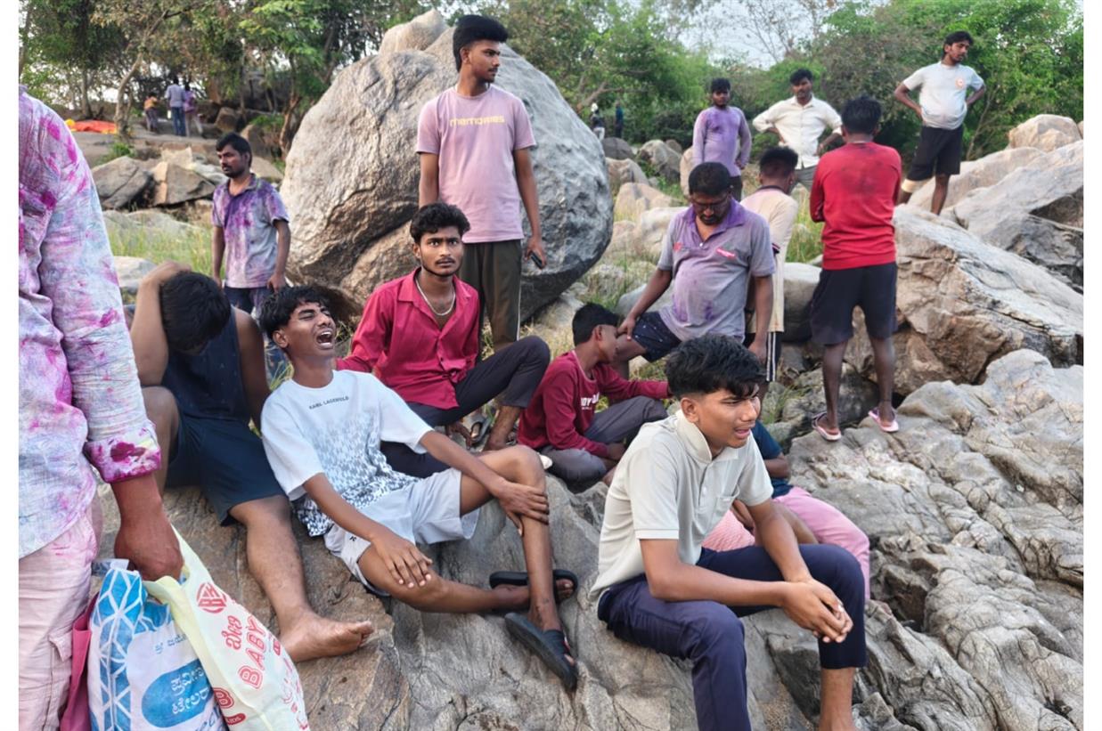 ಗಂಗಾವತಿ: ಹೋಳಿ ಸಂಭ್ರಮದ ನಡುವೆ ಘೋರ ದುರಂತ: ತುಂಗಭದ್ರಾ ನದಿಯಲ್ಲಿ ಮುಳುಗಿ ಇಬ್ಬರು ಯುವಕರ ಸಾವು